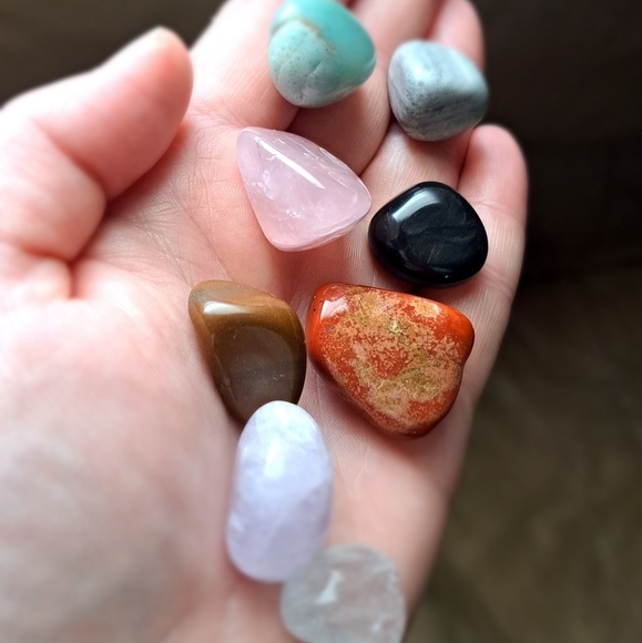 8 PC Beginners Earth Boho Chakra Crystal's Set - Picture 4 of 9
